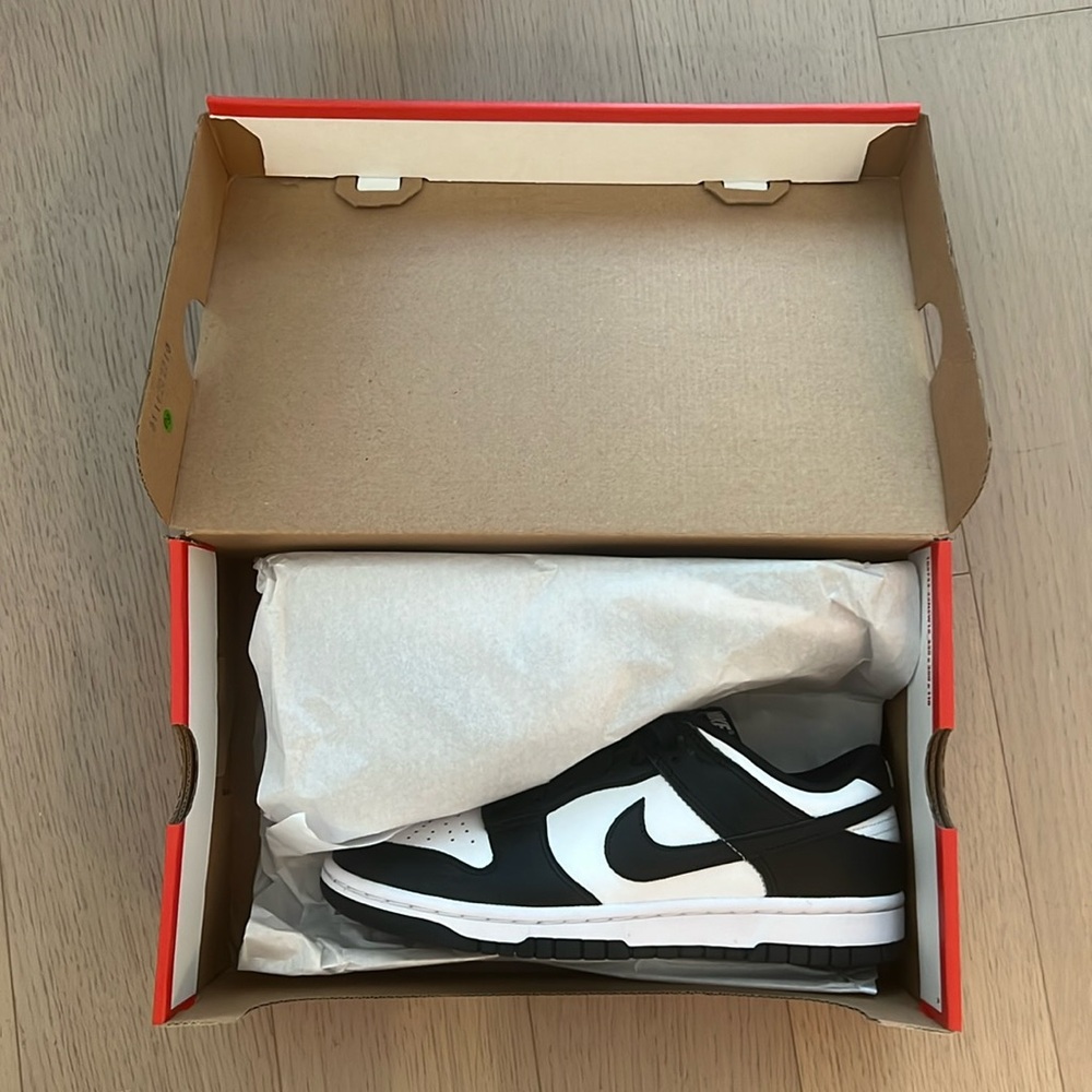 BRAND NEW Nike Dunk Black & White